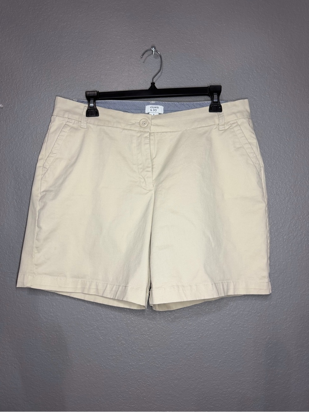 crown & ivy Cream Women's Classic Chino Shorts